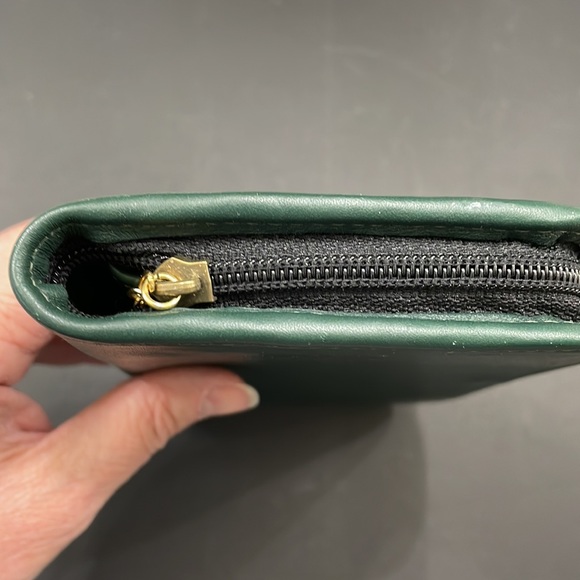 RARE Green Vintage Coach Zip Around Wallet Excellent Condition - Picture 3 of 16